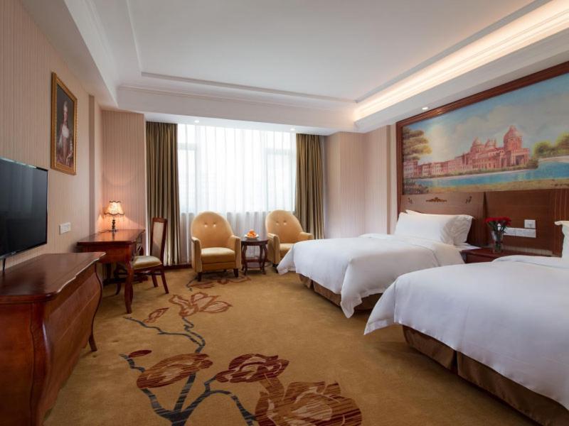 Vienna Hotel Puning South Huancheng Road High-Speed Train Station Bagian luar foto